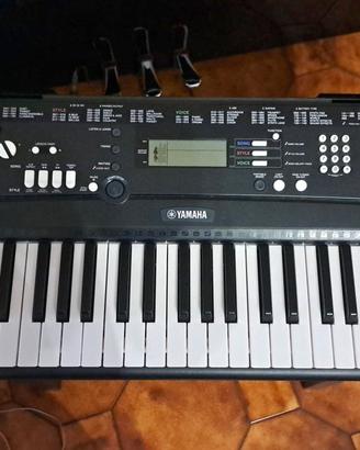Yamaha EZ-220 Tastiera Digitale 61 Tasti Luminosi
