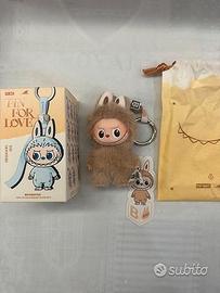 Labubu Pin for Love - Lettera B