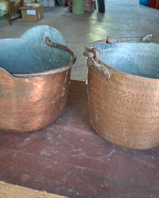 coppia di secchi / paioli antichi in rame lavorato