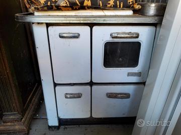 Stufa-cucina a legna