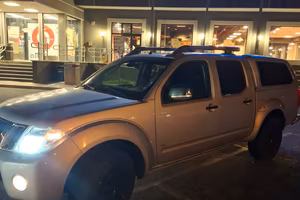 nissan navara le v6
