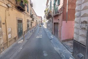 Garage adiacente centro - fronte strada