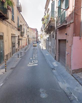 Garage adiacente centro - fronte strada