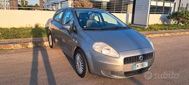 grande punto 1300 multijet 2500 euro