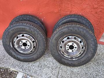 Copertoni 215/70 R15C 109/107S con cerchi