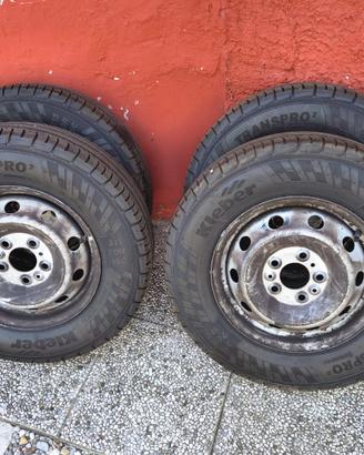 Copertoni 215/70 R15C 109/107S con cerchi