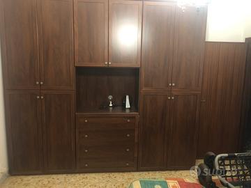 Armadio legno 10 ante e cassettiera