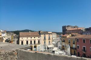 Appartamento di 250 m² con più di 5 locali a Teano