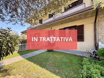 VILLA A SCHIERA A CAZZAGO SAN MARTINO