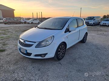 Opel Corsa 1.4 16V 5 porte Cosmo
