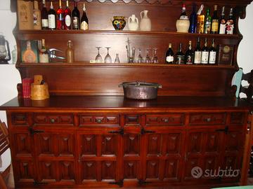 Credenza con piattaia stile spagnolo