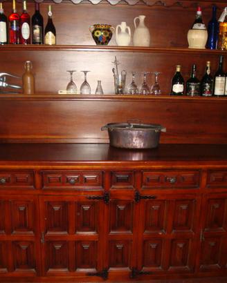 Credenza con piattaia stile spagnolo