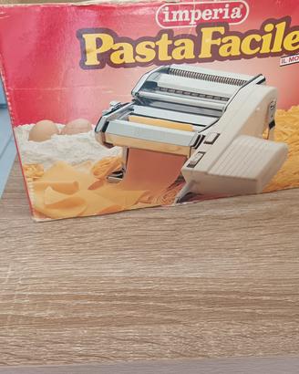 Macchina per pasta con motore 