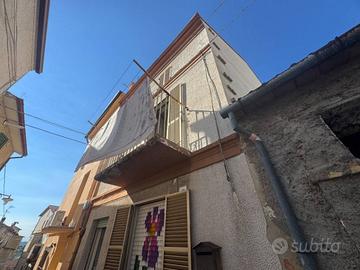 Casa indipendente di 85 m² con 3 locali a Castel F