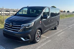 Renault Trucks Trafic Red Combi – FWD E6 – L2H1 – 