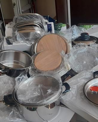 batteria pentole per la cucina AMC