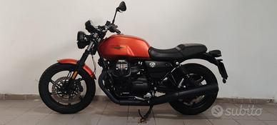 Moto Guzzi V7 Stone
