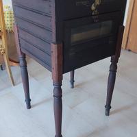 Incubator for eggs, "The Detroit".