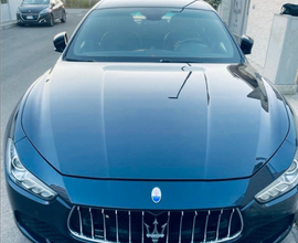 Maserati Ghibli V6 blu metallizzato