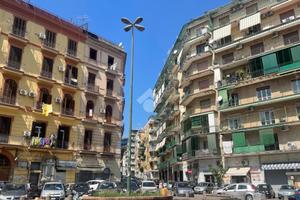 3 LOCALI A NAPOLI