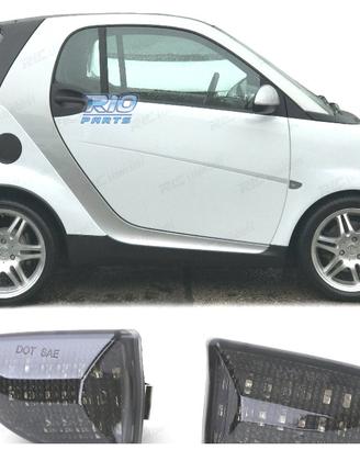 FRECCIE LATERALI PER SMART FORTWO 451 07- LED NERO