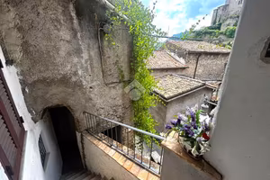 5 LOCALI A SUBIACO