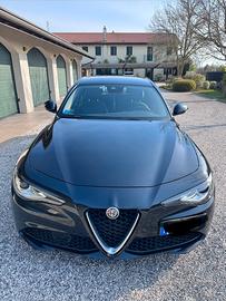 Alfa Romeo Giulia Super AT8 2.2 150cv