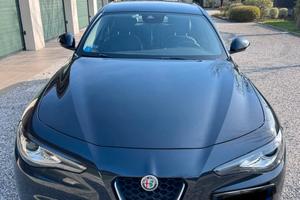 Alfa Romeo Giulia Super AT8 2.2 150cv