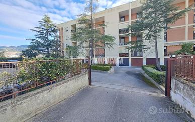 Appartamento di ampia metratura con Box Auto !