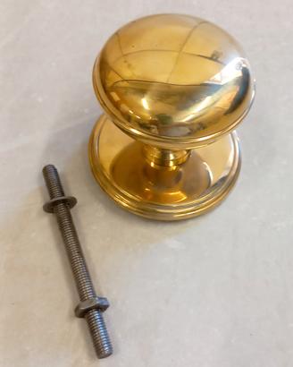 pomolo in ottone lucido con placca 