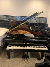 Pianoforte nuovo a coda Kawai GX2
