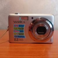 Macchina Fotografica Yashica