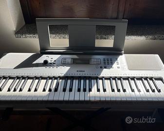 Tastiera Digitale Yamaha YPT-360 con Supporto