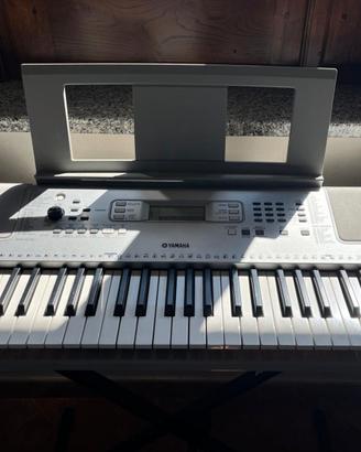 Tastiera Digitale Yamaha YPT-360 con Supporto