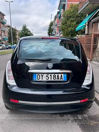 Lancia y benzina e gpl