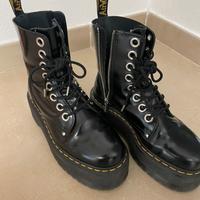 Dr. Martens Jadon Max