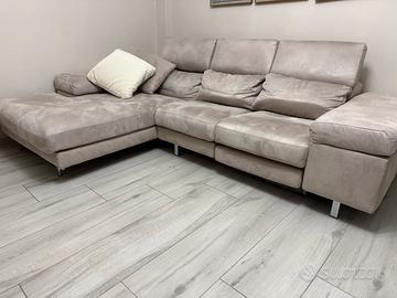 Divano con chaise longue