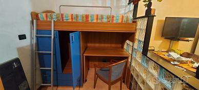 Letto a soppalco con scrivania. H150 L 200 P87
