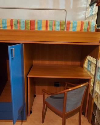 Letto a soppalco con scrivania. H150 L 200 P87
