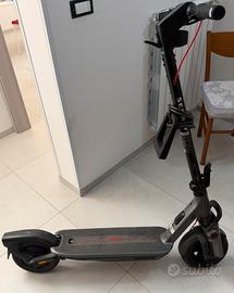 Monopattino elettrico Segway Ninebot F3
