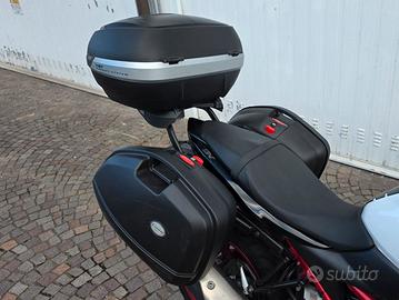 GIVI V47 + Kappa KN33 + TK755 per Suzuki SV 650