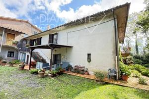 Azienda agricola con abitazione, annessi e terreno