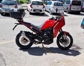 Morini x-cape 700 - 2025 con EasyBlock e baule GIV