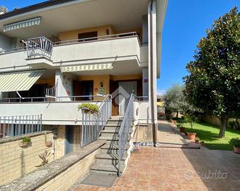 VILLA A SCHIERA A VALENTANO