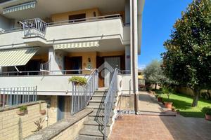 VILLA A SCHIERA A VALENTANO