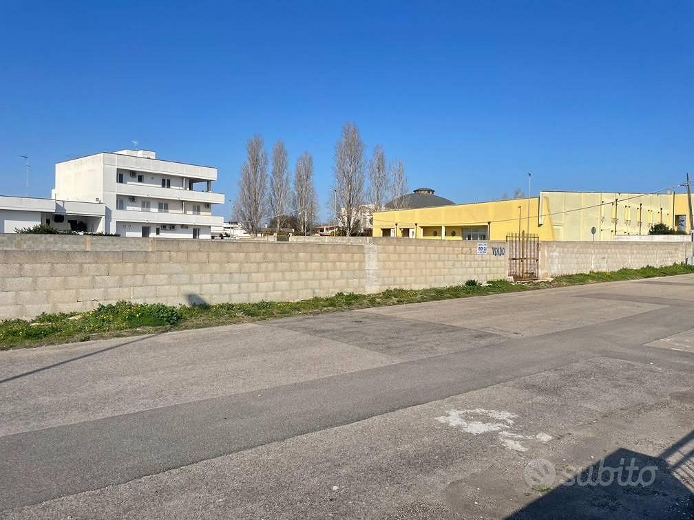 Terreno di 694 m² a Calimera - Vista 2