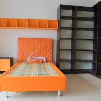 Cameretta libreria ad angolo