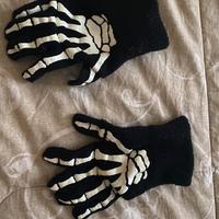 Guanti con scheletro