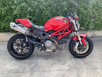 Ducati monster 796