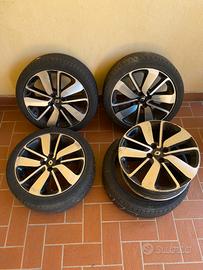 4 cerchi in lega 17” originali Renault + gomme